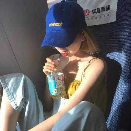永远不要为难自己 比如不睡觉不吃饭难过自责 这些都是傻瓜才做的事