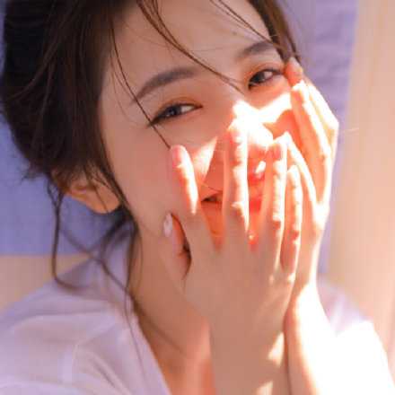 努力去做自己喜欢做的和有趣的事情，让自己的内心充盈着喜悦，让现在的每一天，都以自己喜爱的方式度过。