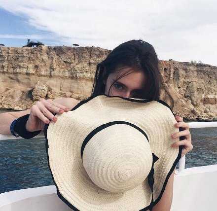 你又不是我的美瞳，我凭什么把你放在眼里？