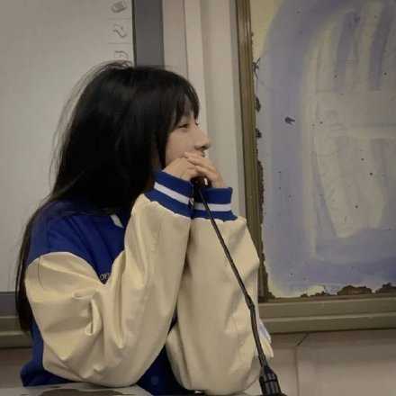 想得太多会毁了你。若无其事，才是最好的报复。何必向不值得的人证明什么，生活得更好，是为了自己。
