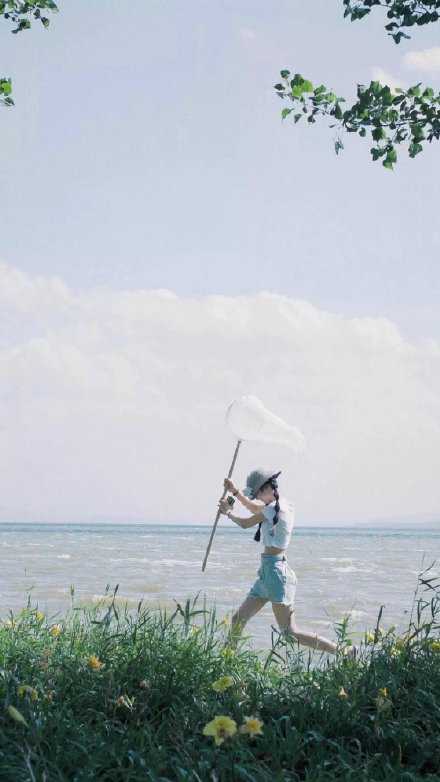 希望你是一颗糖果都能收买的小姑娘 也是一座金山都换不回的女英雄