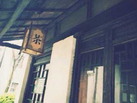 “一线城市容不下肉身，三四线容不下灵魂。”
