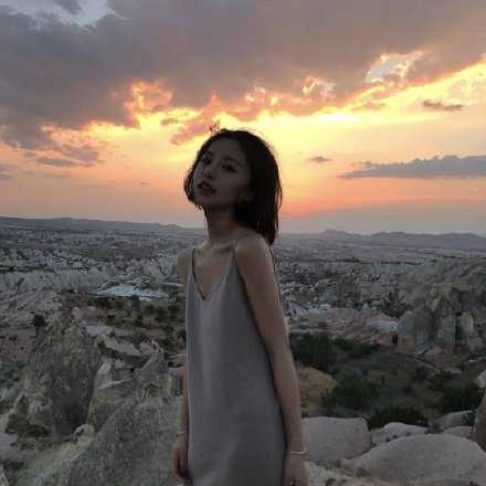 认识的人放在眼里 重要的人放在心里