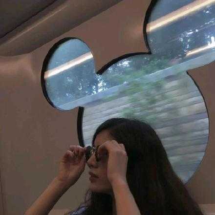 成长就是一个人模仿和拒绝模仿的过程。