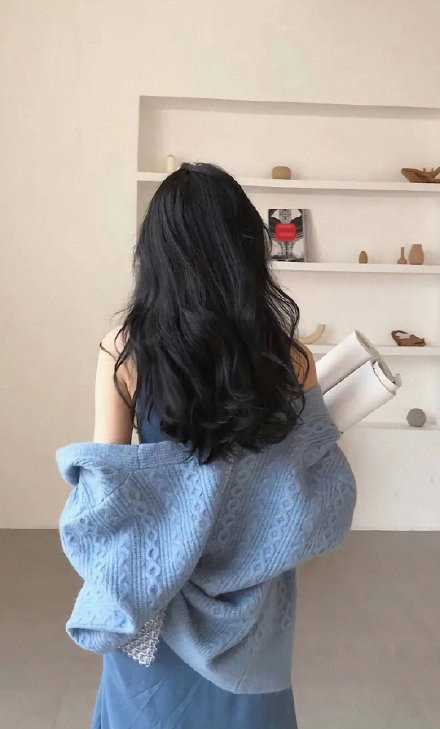 保持快乐第一步：不过分关注任何一个人的生活。