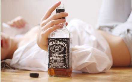 酒后打电话给你的人 话不一定可信 但是他心里一定有你