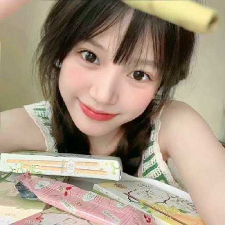 在无名的街道里，总有无名的花为你野蛮生长。