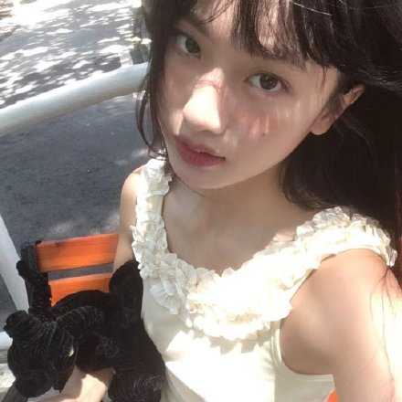 我们经常扮演法官，判他人有罪，判自己无罪。