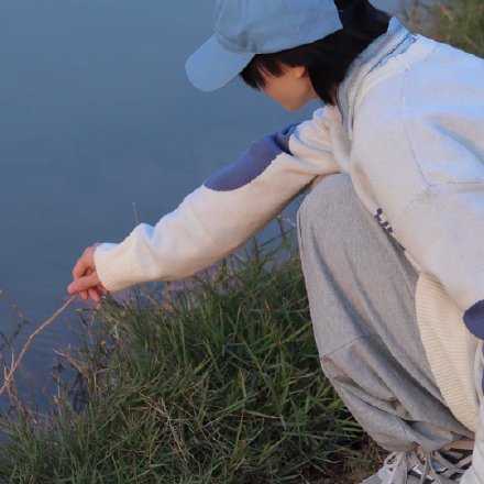 最高贵的惩罚就是沉默 最矜持的报复就是无视 永远别和烂人烂事儿纠缠不清 少为不值得的人生气 毕竟余生很长