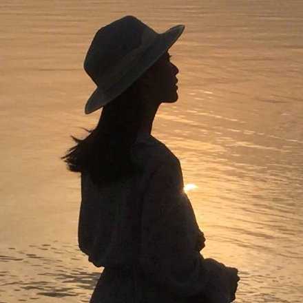 女人最讨厌男人 刚开始对自己好的不行 慢慢的嫌东嫌西 态度越来越恶劣 你要疼不起 从一开始你就别装