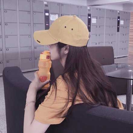人生很长 什么都能发生 不优秀就不优秀呗 好好活着就行