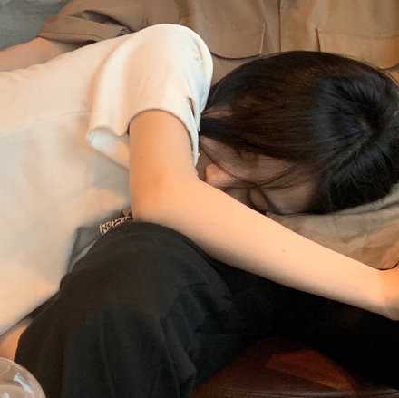 成为不了一个知识渊博的人，也至少不要成为一个贫瘠的人。