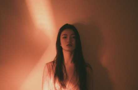 后来，山盟海誓再也感动不了我，你不认真，我便不当真。