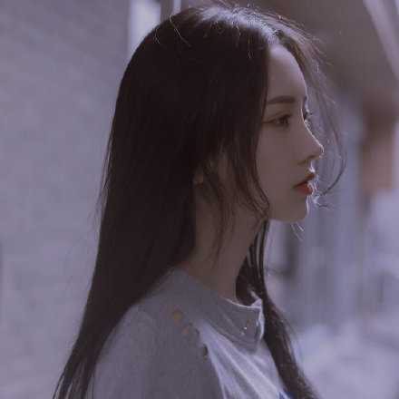 即使是你最心爱的人，心中都会有一片你无法到达的森林。