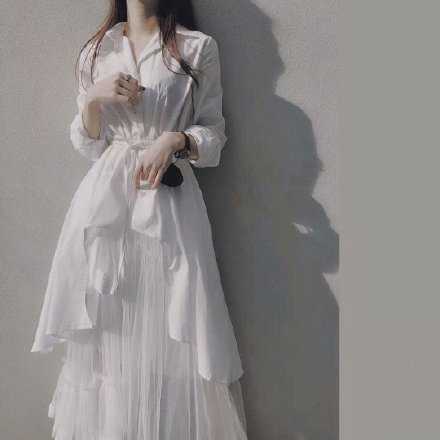无人问津也好，技不如人也罢。你要试着安静下来，去做自己该做的事，而不是让烦躁焦虑毁掉了，你本就不多的热情和定力！
