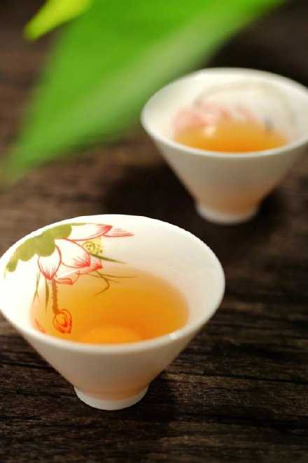 耐心用在自己身上，首先是不自责：“我知道这样不好，我愿意给自己时间，我会等到自己变得更好的时候。”耐心即是与自己的一种和解。