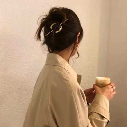 如果紧紧被爱包裹着，负面情绪是不会发作的。