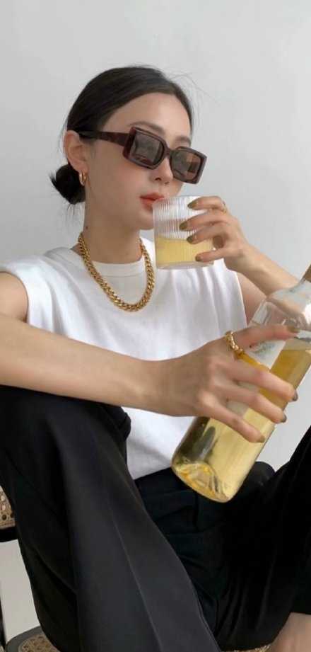 其实不是脾气变好了，是对很多人、很多事无所谓了。