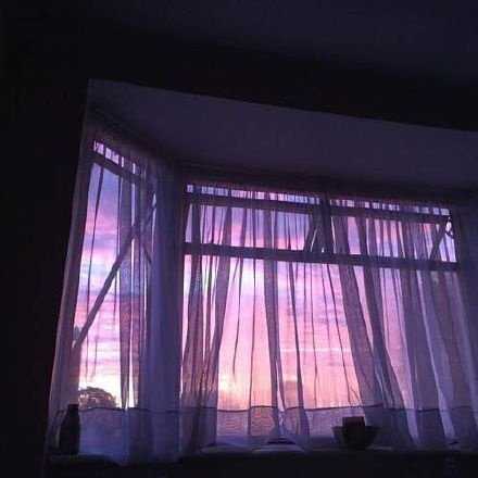 多少个一夜未眠的夜晚，晨曦到来时，看见窗外的天色，一切都释然了。
