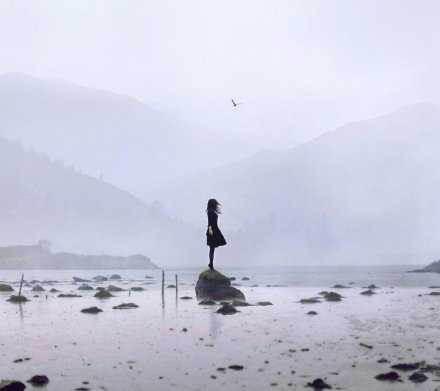 孤独源于爱，无爱的人不会孤独。