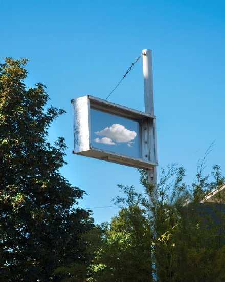 万物更新，旧疾当愈，祝你所求皆如愿，所行化坦途，多喜乐，长安宁。