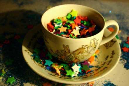 欺骗就是欺骗，它不会因为它看起来漂亮就不会带来伤害。