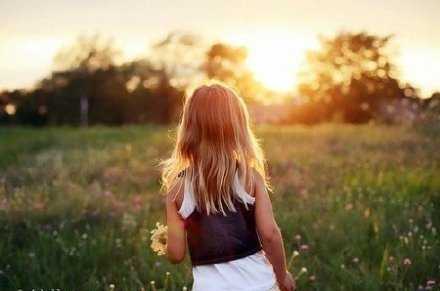 人生啊，不是为情所困，就是为钱所困。