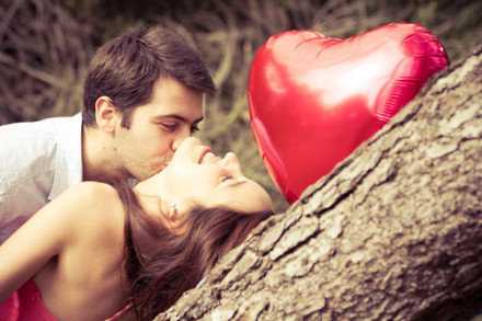 或许有一天我们都老了，但是我还是记得当初你让我心动的样子。