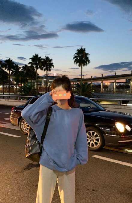 像我们这种被动主义者，社交全靠守株待兔、请君入瓮和愿者上钩。