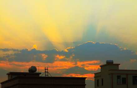 一个人的尊严和体面皆是来自于个人的奋斗。早安。