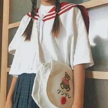 对我来说，毕业工作后还能一直保持联系的朋友，大概就是我生命认知里极其重要的人了。