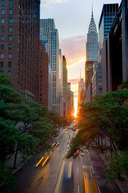 人就是这样的吧。有时会闷闷不乐，有时会钻牛角尖，胡思乱想地感觉自己很悲惨。有时还会觉得自己心情特别好，无所不能，什么事情都能做。这两种心情都会有的。两者出现的概率差不多。时间就是在这样的反反复复当中过去的。