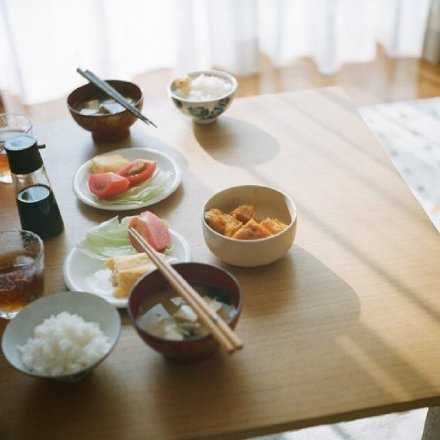 人生，就是一种简单的轨迹，一种平淡的重复。