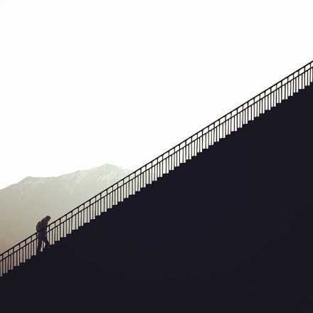 你知道吗，嘴硬心软，逃避，明明不想要让对方离开却不肯勇敢这些都不是长大。诚实地表达自己的心意，这才是长大。