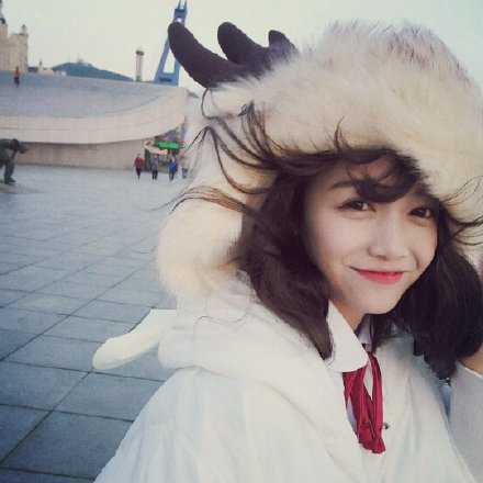 日子总是有意思的，了无生趣的是那个打不起精神的你。