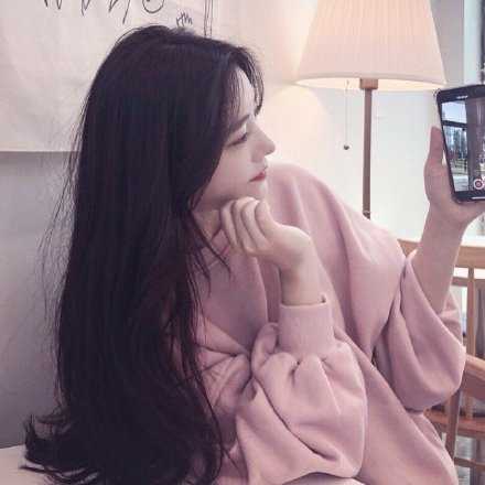 你总会遇到一个人 恰如其分的适合你 不用刻意迁就 可以任性撒娇 相爱并且默契 你要等