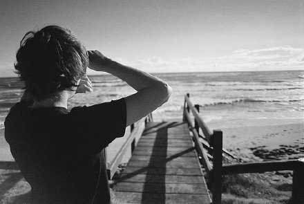 不要醉在别人给你的温柔里耍酒疯