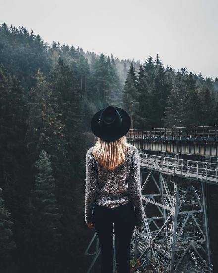 有些人就是这样蛮不讲理，伤了别人还总觉得被伤的是自己。