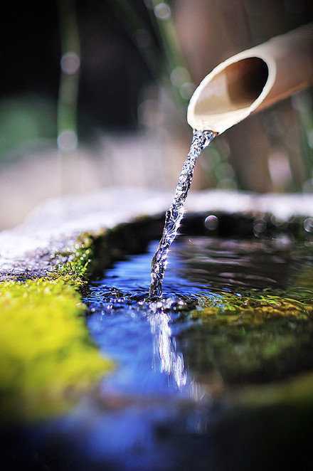 这个世界上，谁也不是谁的永远。唱一曲风花雪月，吟一阕岁月静好，烟火、流年、红尘、沧桑，浅浅遇，淡淡忘。