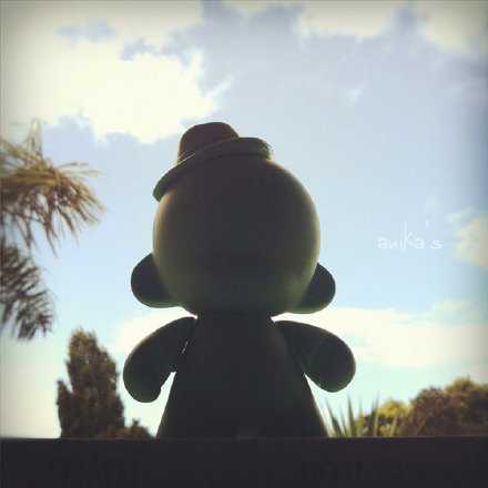 变强大不是意味着要成为一个强势的人，而是变得更加从容。当生活失去掌控的时候，你不再感到紧张、焦虑，而是对自己多了一份笃定，你知道任何事情都有解决办法，你也知道自己一定可以解决，这才是真的强大。