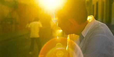 找到支撑你的人生核心吧，不论是工作也好、爱好也好。不过那个核心不能是现实的人，因为人会背叛会改变，更重要的是被人当作生活核心的人很可怜。