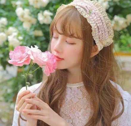 生活是自己的，尽情打扮，尽情可爱。早安。