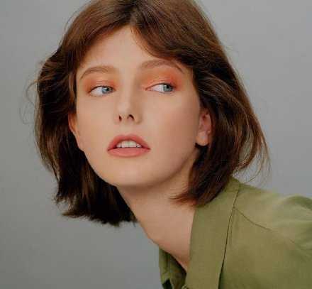 任何一段好的关系都需要经营，要一起约着见一面，吃饭看电影喝奶茶，要一起做很多很多好玩的事情。