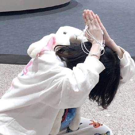 开心法则：1.与自己无关的事情少管 2.相信糟糕的状态一定会过去 3.变有钱