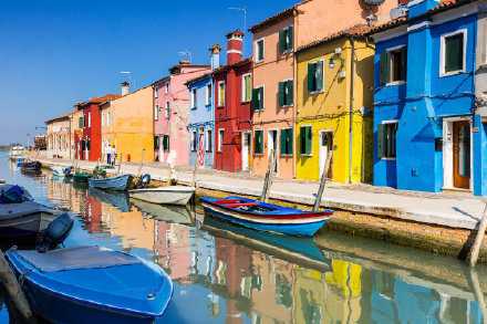 任何东西，凡是显示出生活或使我们想起生活的，那就是美的。