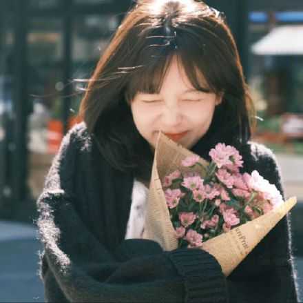 “真正的爱是扶级而上的。”