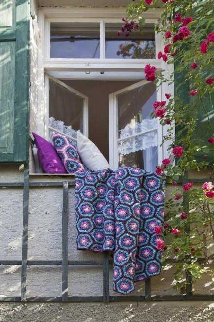 一个人对你的爱，从来都不是没事时候的浪漫，而是有事时的担当。