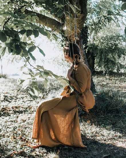 人与人之间，对错可以申辩，冷漠却让人无计可施。一扇不愿为你开启的门，努力去敲只会显得没教养。