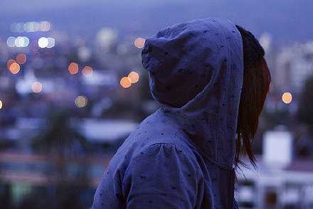 幸运的人，一生都在被童年治愈。不幸的人，一生都在治愈童年。