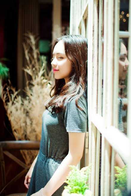 不管等待也好  迷茫也好  都请不要把自己留在原地  只要你下定决心走下去  每一天都是一个新的开始